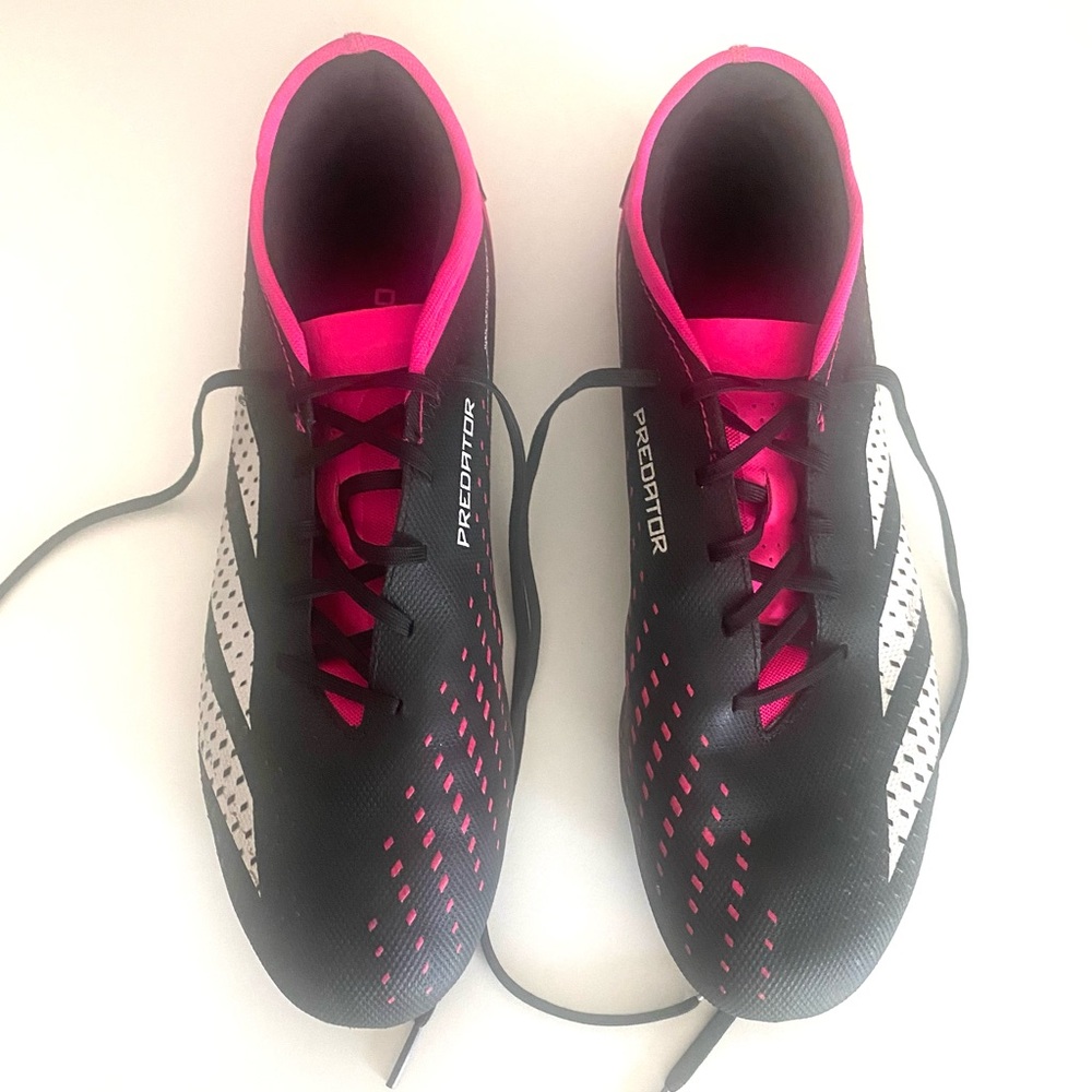 ADIDAS PREDATOR ACCURACY.3 L FG SOCCER CLEATS SIZE M 13

Very good condition!
